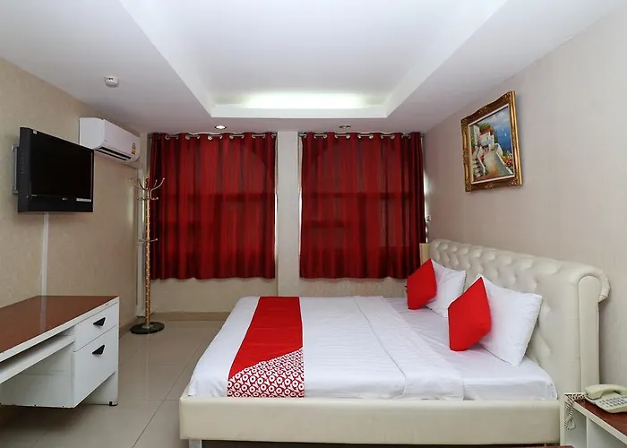 Отель Diamond Silom 3*
