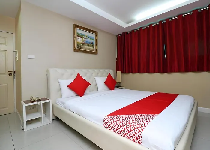 Diamond Silom 3*