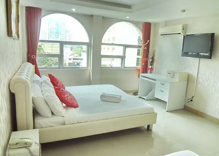 Diamond Silom 3*